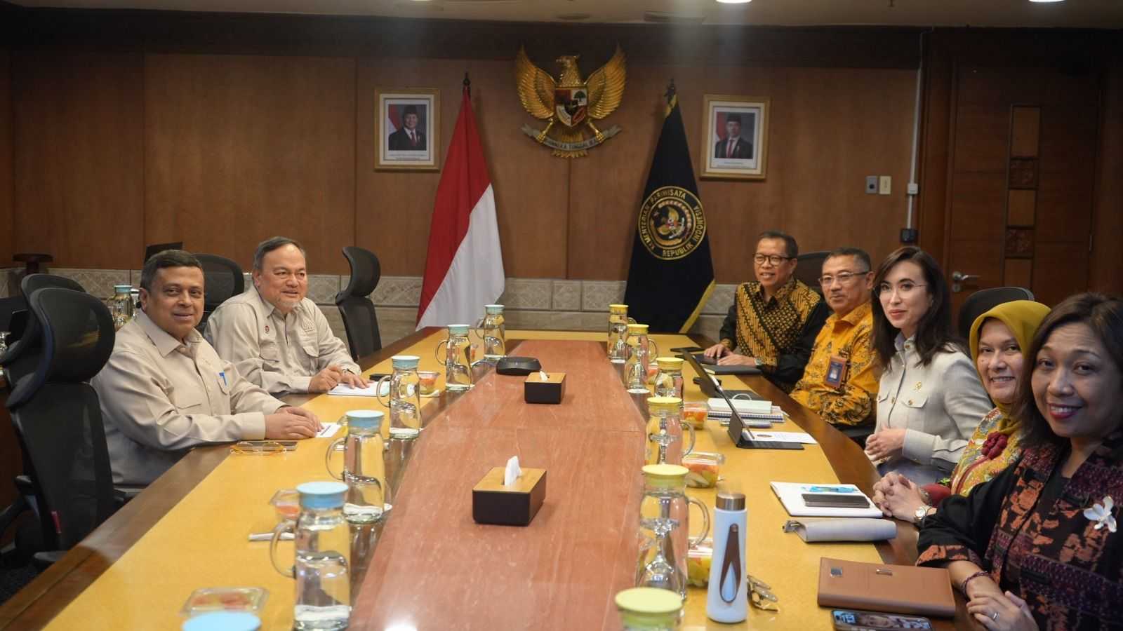 Kepala BPJPH dan Menpar Bahas Strategi Penguatan Wisata Ramah Muslim melalui Sertifikasi Halal 