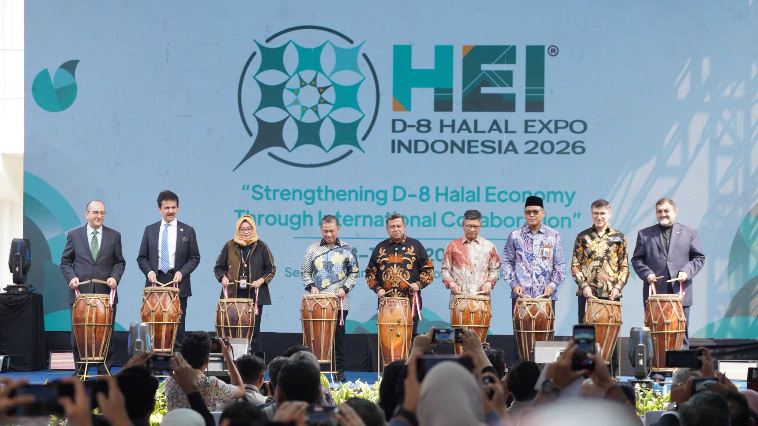 Di Hadapan Delegasi D8, Kepala BPJPH Babe Haikal Tegaskan 2026 sebagai Tahun Halal Indonesia