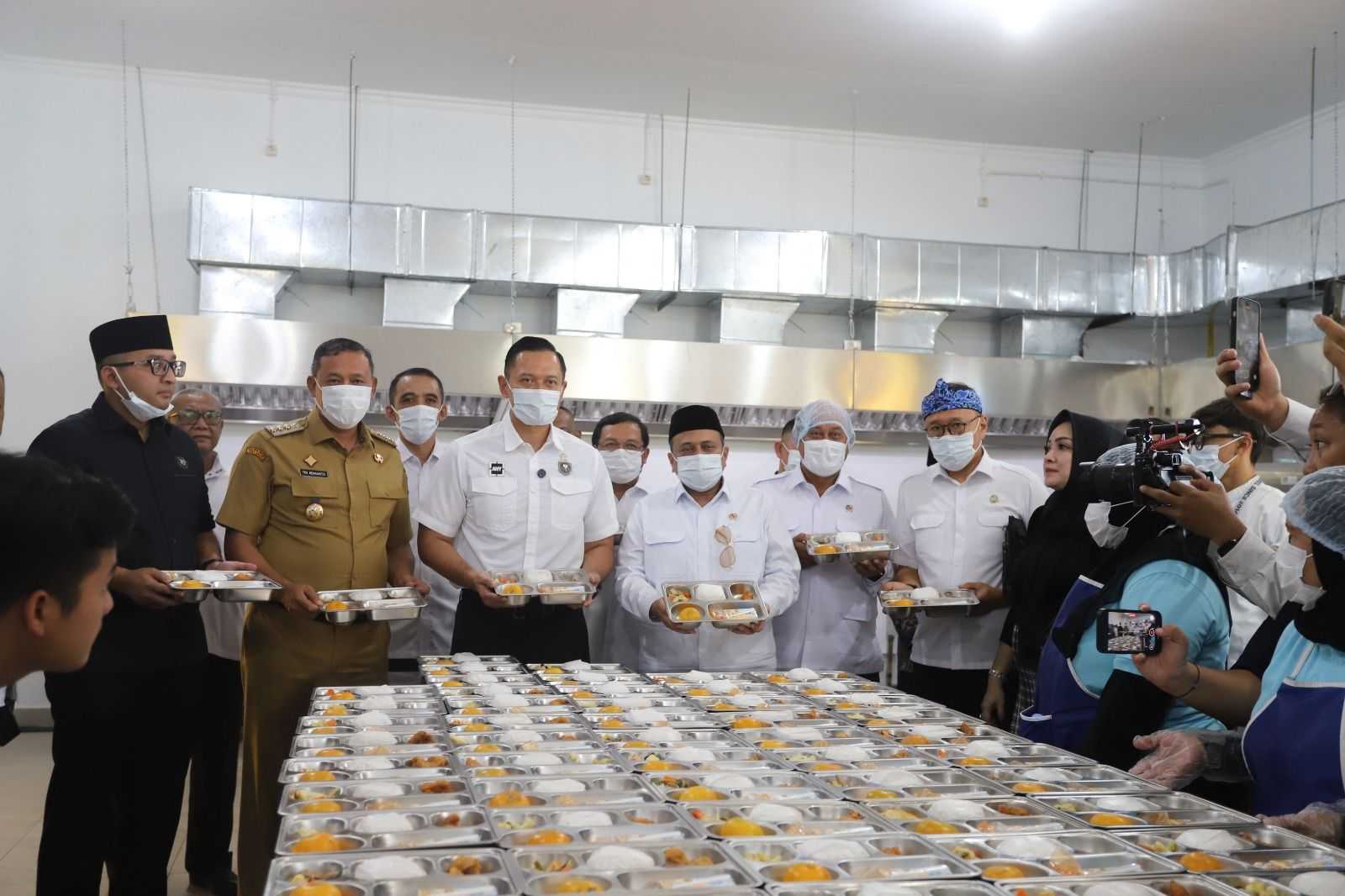 Kepala BPJPH Apresiasi Dapur MBG Garuda Biru Indonesia Jatiasih