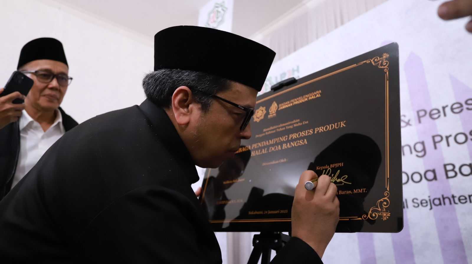 Resmikan LP3H Doa Bangsa di Sukabumi, Babe Haikal Dorong Lembaga Pendidikan Berkontribusi Perkuat Industri Halal