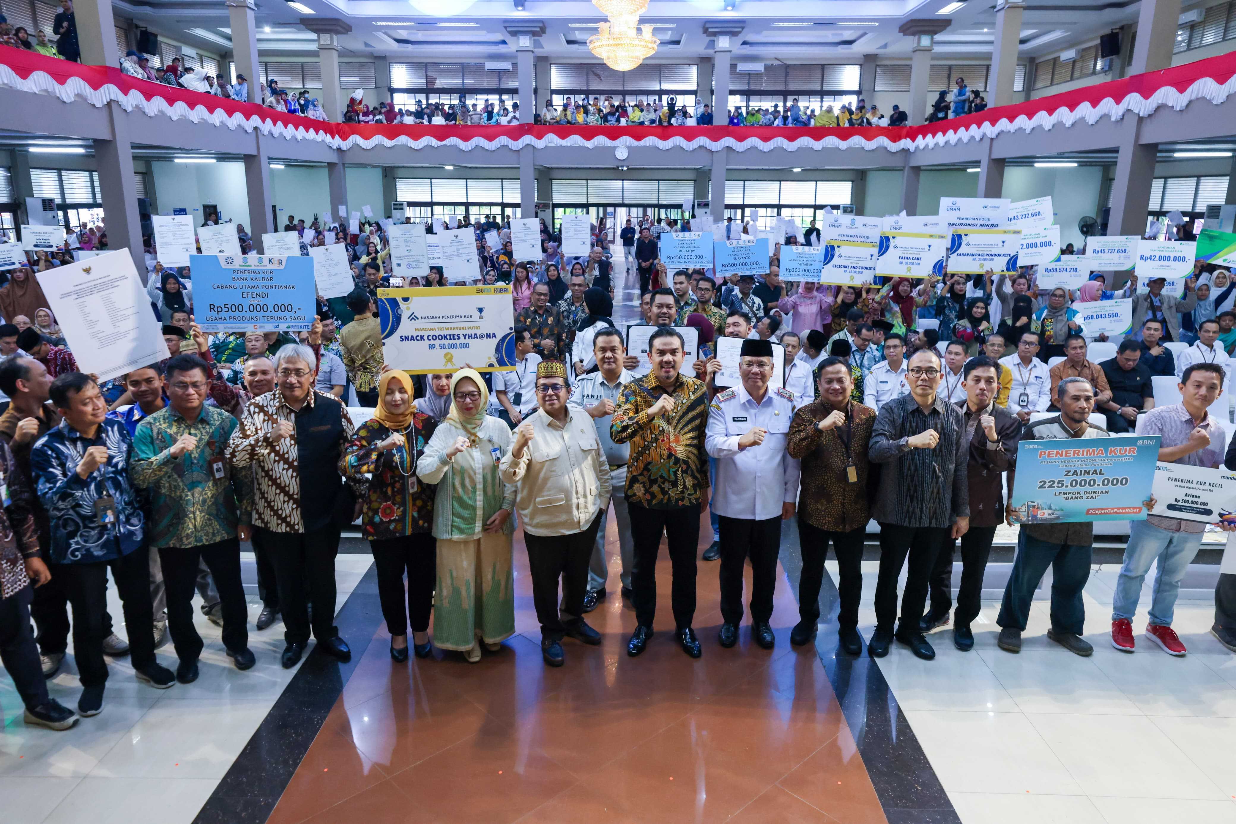 Serahkan 1.200 Sertifikat Halal, BPJPH Dorong Produk UMK Pontianak Tembus Pasar Global 