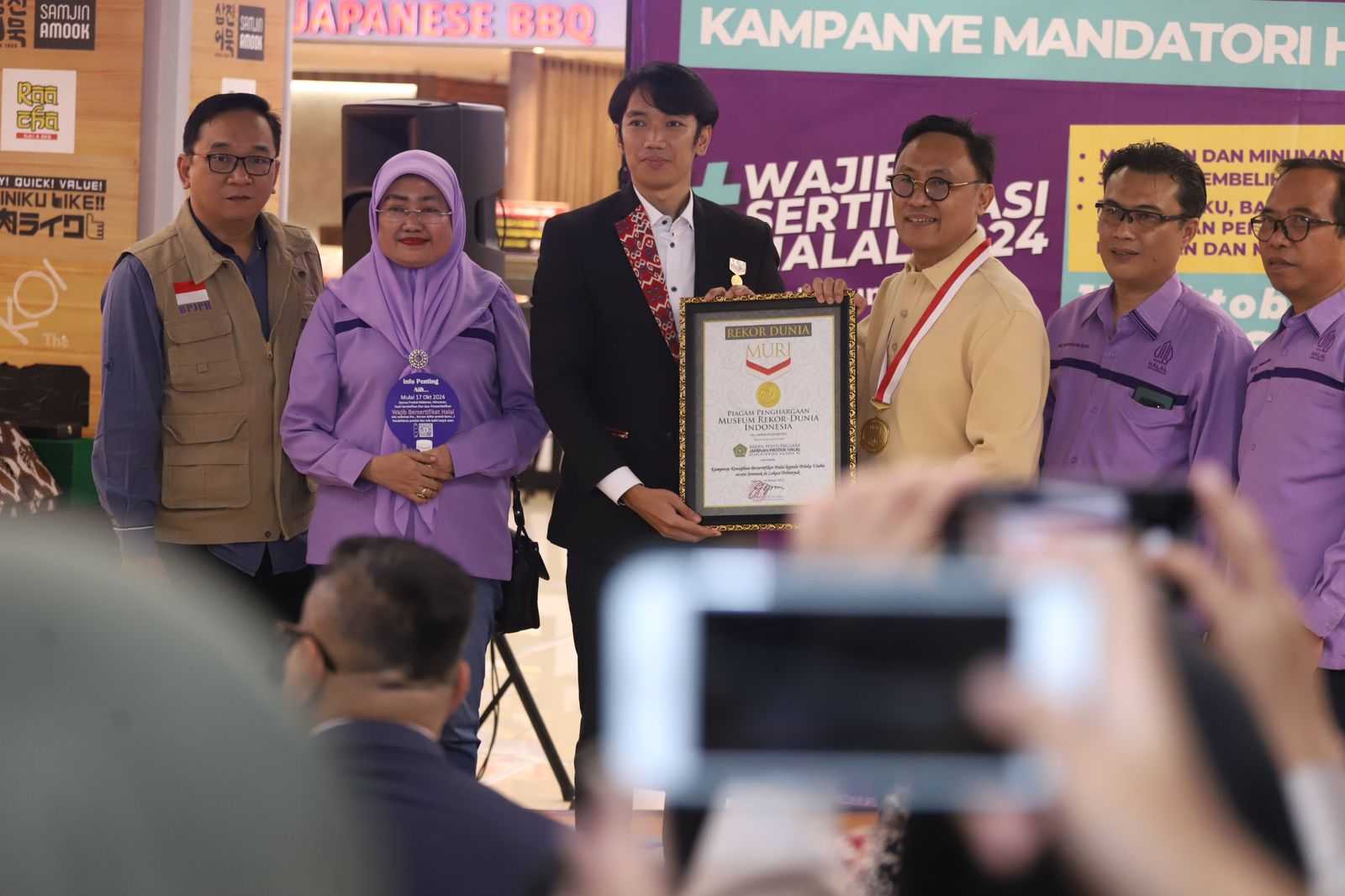 BPJPH Raih 2 Rekor Muri dalam Upaya Percepatan Sertifikasi Halal 