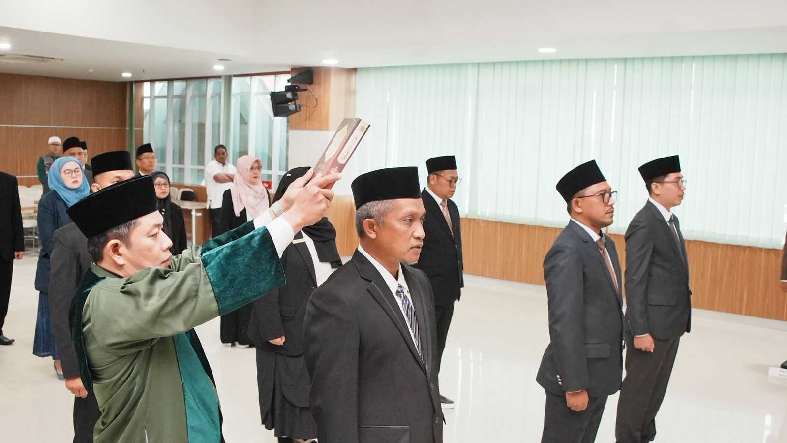 Kepala BPJPH Lantik Pejabat Administrator dan Pengawas, UPT Sulsel dan NTB Resmi Beroperasi