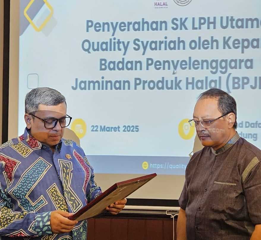 Chairman of BPJPH Handed over Certificate of LPH Quality Syariah to Become the Main LPH